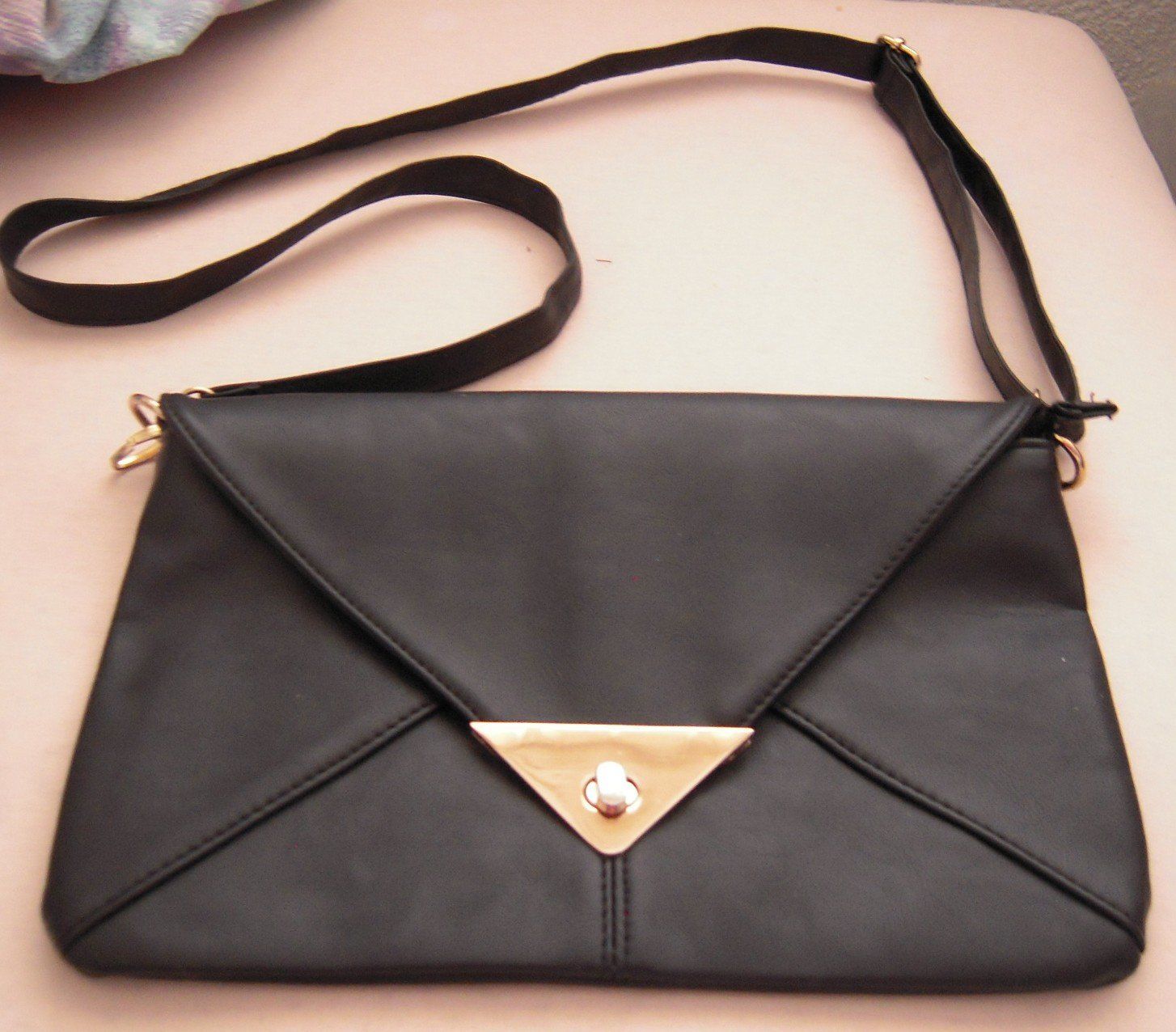 Taschen für Damen: Schultertasche – Gebraucht aus Heimberg von Rockenrol