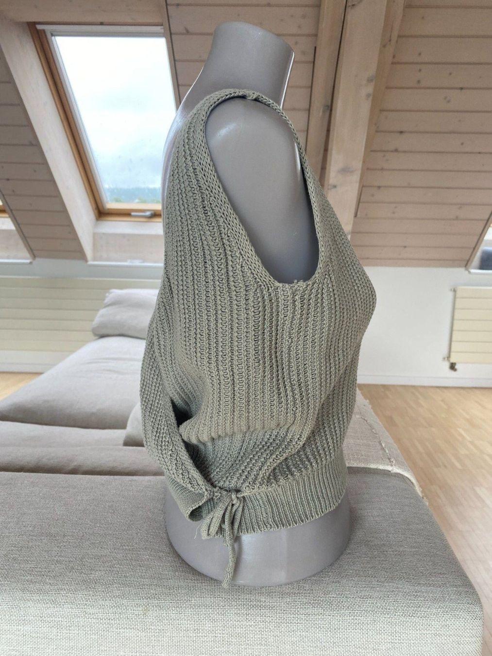 H&M Top: H&M Top - Size Small - Knit - Open Back – Usato da Zürich venduto da hil_88hg 2