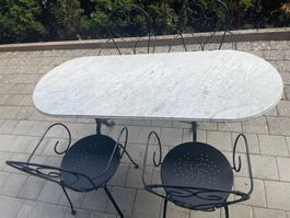 Bistrotisch Marmor, oval, Eisen Untergestell