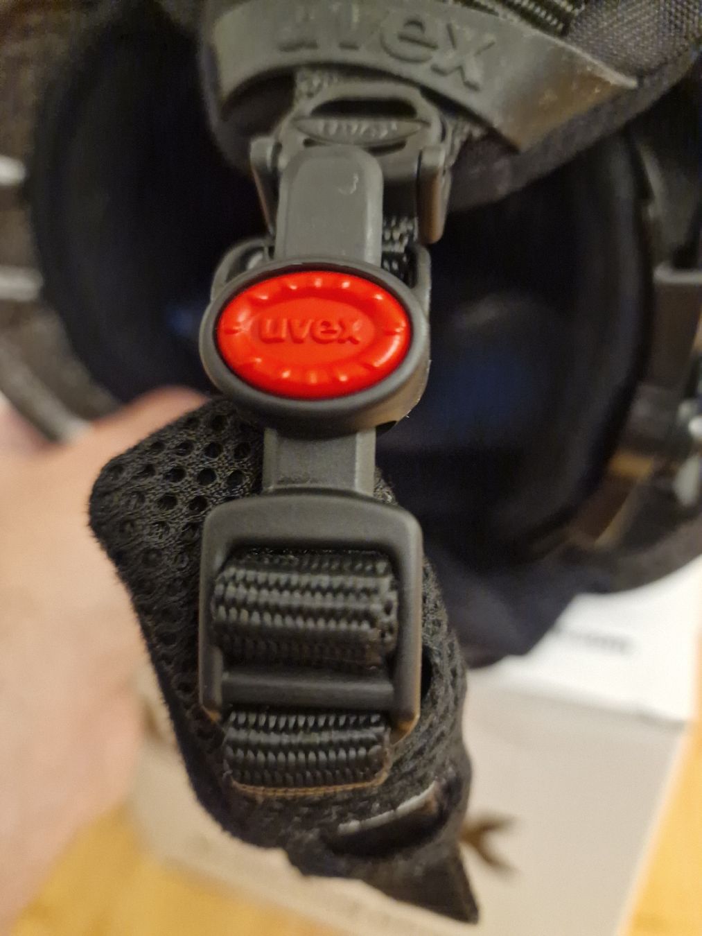 Uvex Caschi: Kinder-Skihelm Uvex, 51-55 cm – Usato da Oftringen venduto da Tunertune 8