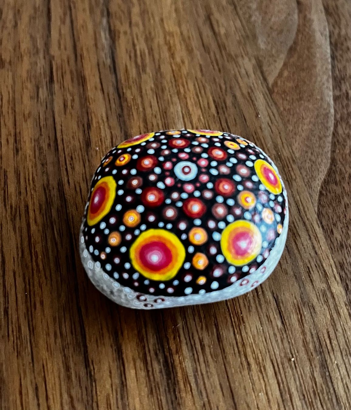 Tutte le decorazioni: Handbemalter Mandala-Stein, Deko, Glücksbringer, Geschenk – Usato da Luzern venduto da sil_v7yf 2