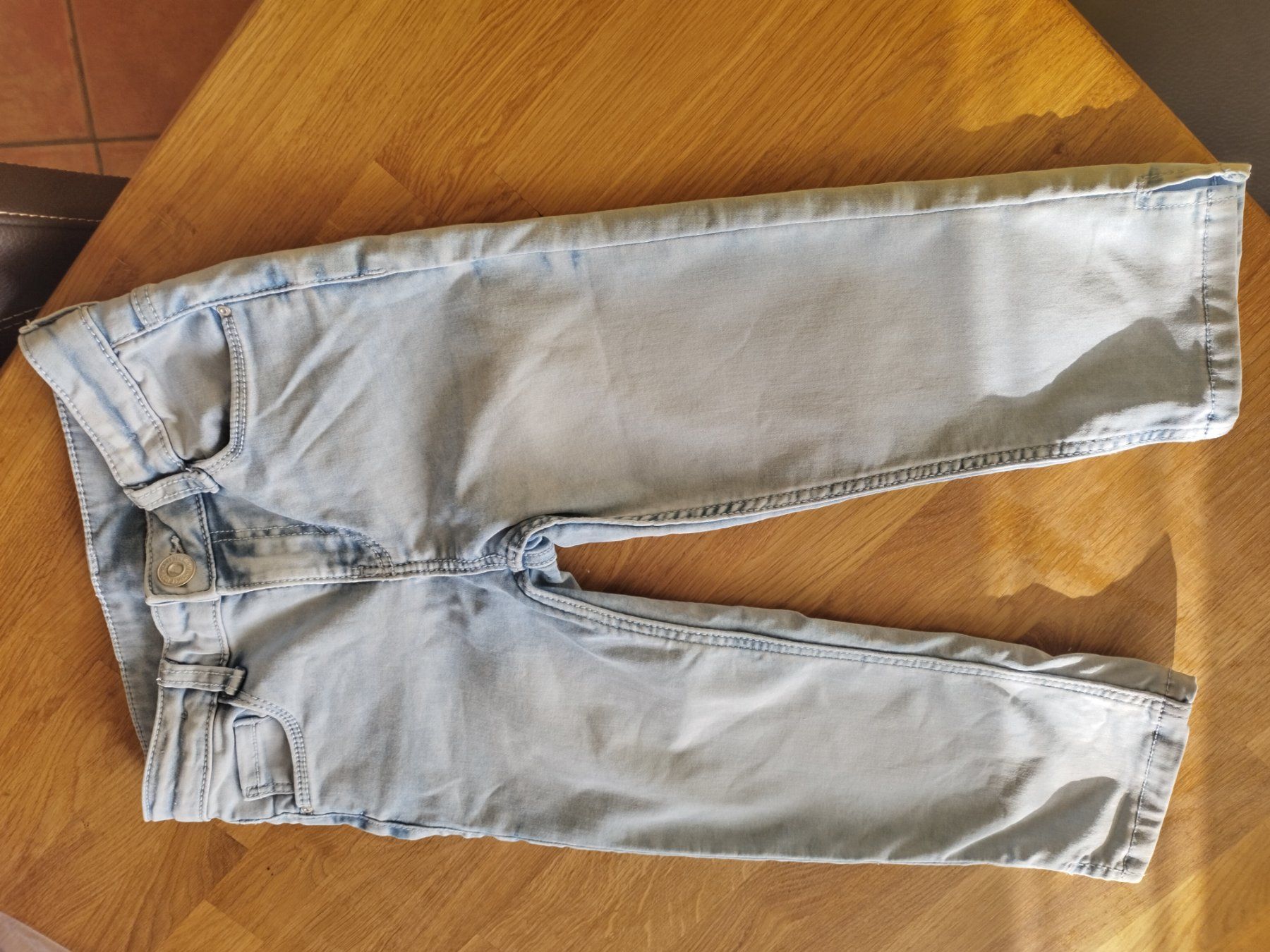 C&A Hosen: Neuwertige Capri-Jeans im hellblauen Farbton von C&A Gr. 140 – Neu (gemäss Beschreibung) aus Densbüren von TutaLarsen