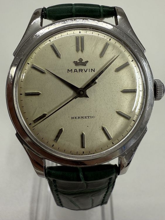 Omega Montre-bracelet à remontage manuel Geneve vintage en or jaune 9