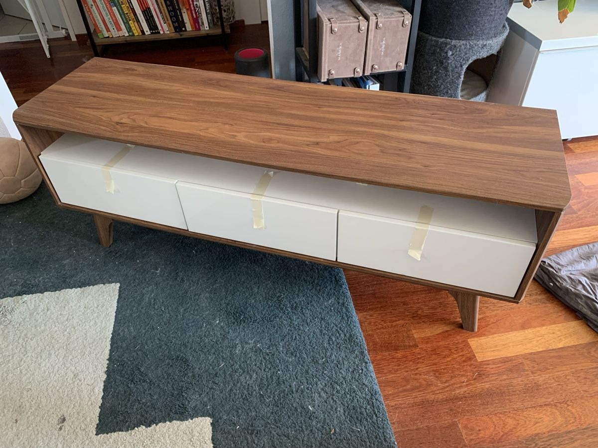 Beliani TV Möbel: TV stand - good used condition – Gebraucht aus Wallisellen von jos_nxt5 1