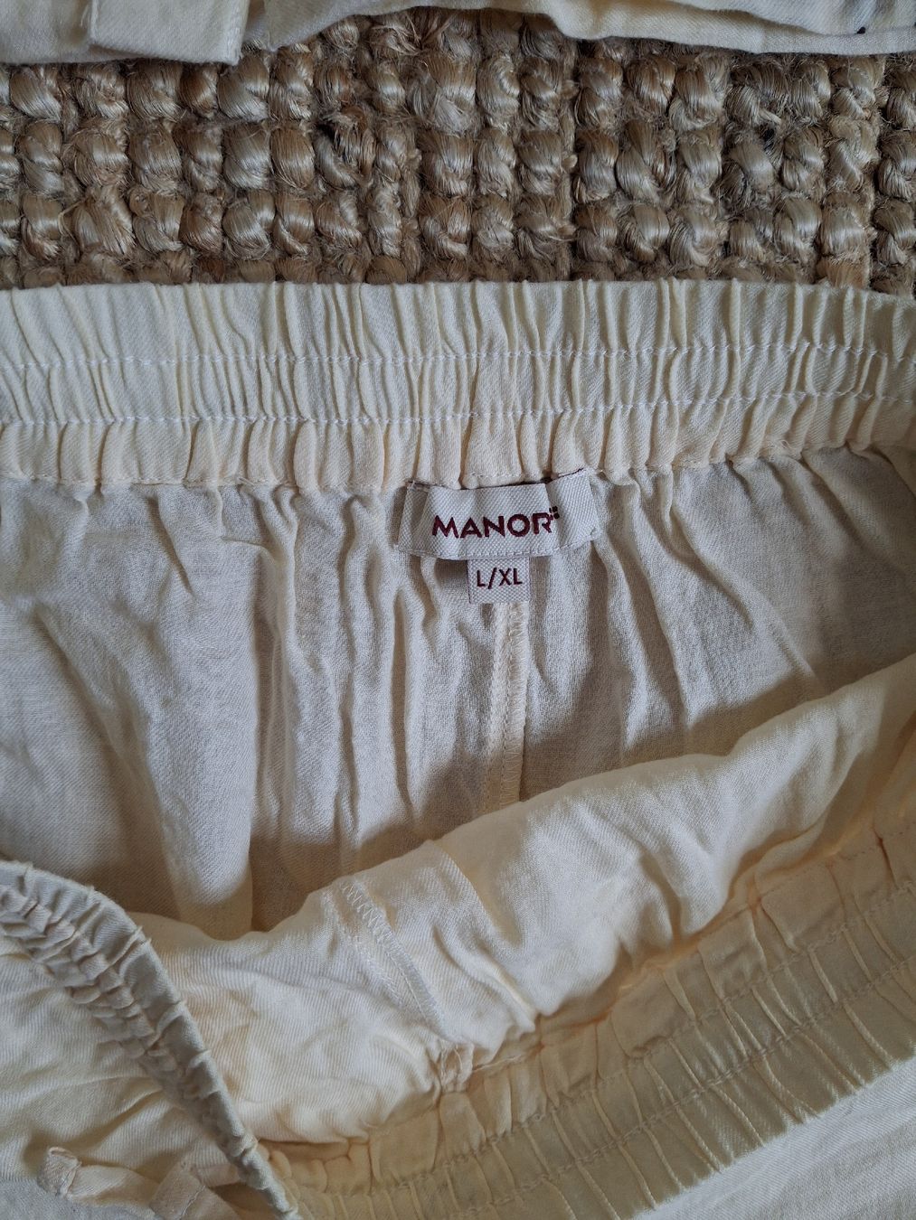 Manor Lotti di vestiti: Ensemble brun et beige Manor M – Usato da Lausanne venduto da Cognitia 1