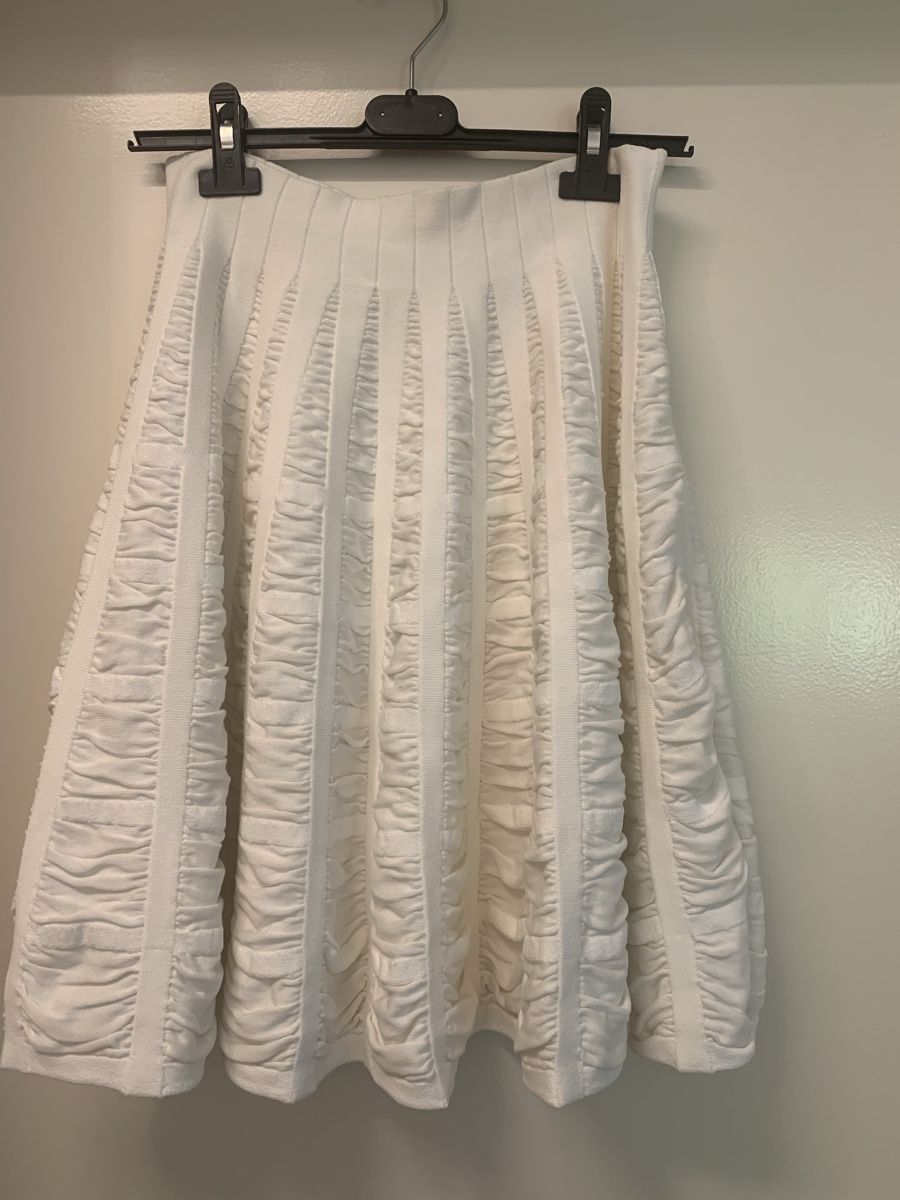 Alaia Röcke: Alaïa Paris Minirock, Grösse 38, Weiss/ offwhite – Neu (gemäss Beschreibung) aus Oberengstringen von miga.ch