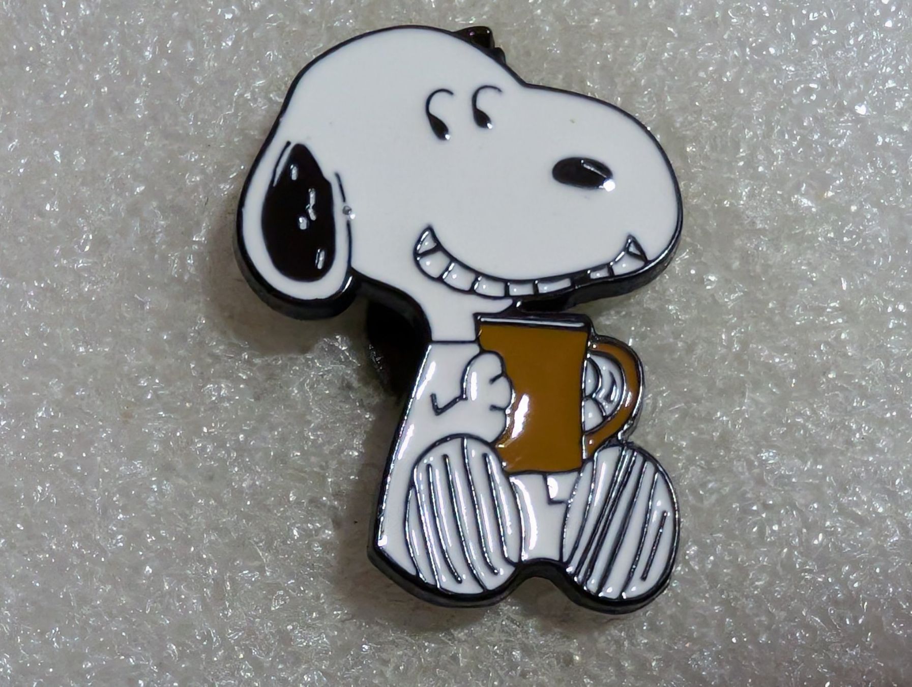 Plaquettes & Badges: Ansteckbutton 241: Snoopy – D'occasion à Oppligen par Pin-Fall-Shop