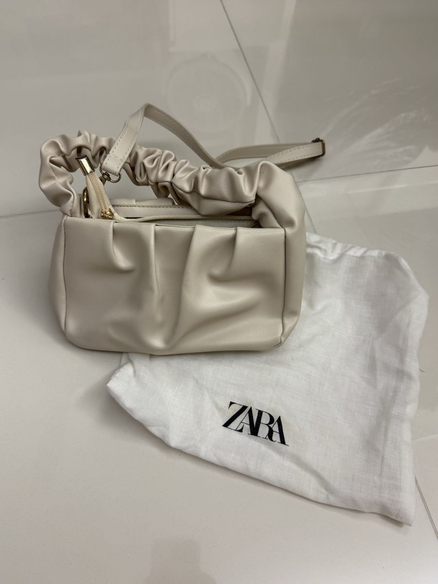Zara Borse da donna: Zara Ruched Handle Bag Cream Color Good Condition – Nuovo (secondo la descrizione) da Zürich venduto da dam_t7hk