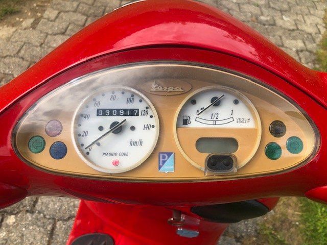 Vespa Scooters: Vespas  Piaggio 125 ET4 2002 – Gebraucht aus Chézard St Martin von schmitt 4