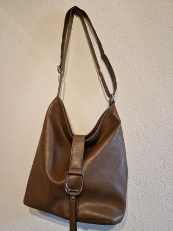 Elegante braune Lederhandtasche von 2Hand für den Herbst! 🍂