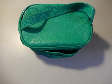 Kulturbeutel Handtasche gruen Kunstleder Reisetasche neuw...