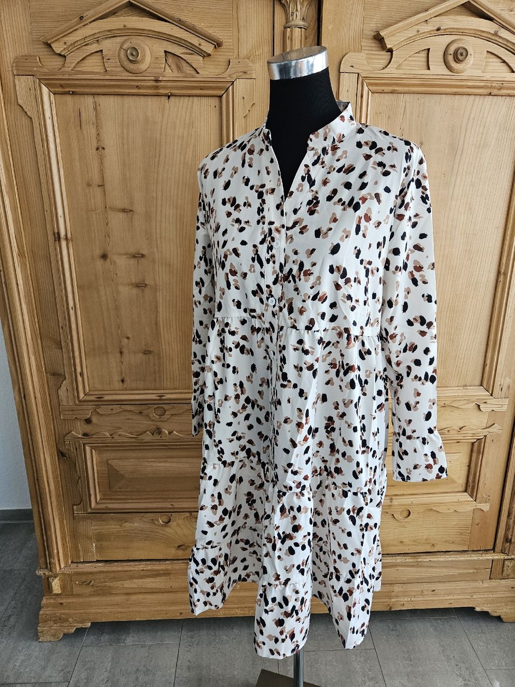Vestiti: schönes Kleid, Leoprint – Nuovo (secondo la descrizione) da Wiesendangen venduto da Sinhuk 1
