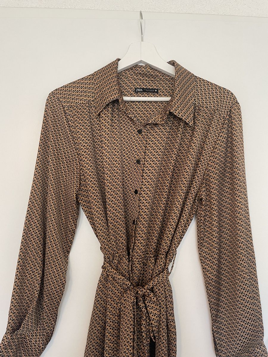 Zara Vestiti: Stylish Zara Patterned Dress – Nuovo (secondo la descrizione) da Roche VD venduto da closetcleanse 1