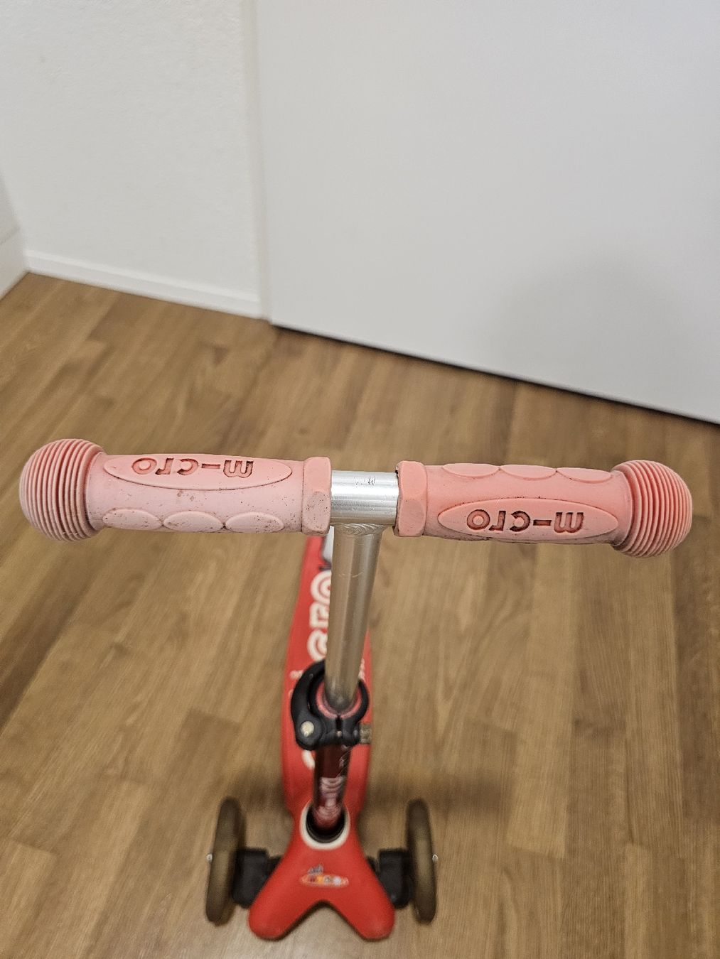 Scooter: Mini Micro Scooter red 3 wheels used condition – Usato da Lyss venduto da THIGAPADA 2