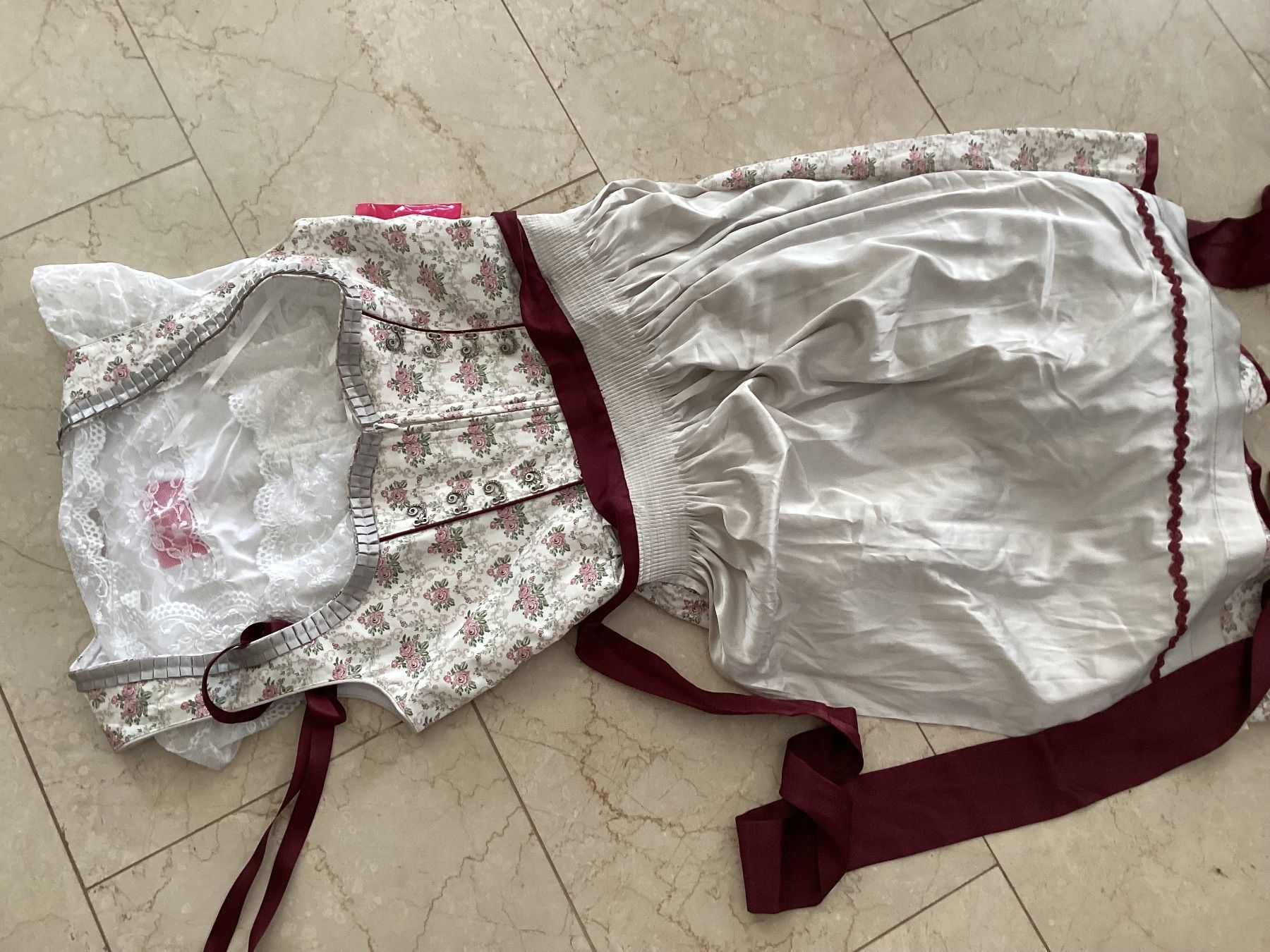 Krüger Vestiti: Krüger Dirndl Nina von C Bluse – Nuovo (secondo la descrizione) da Flüelen venduto da ne08