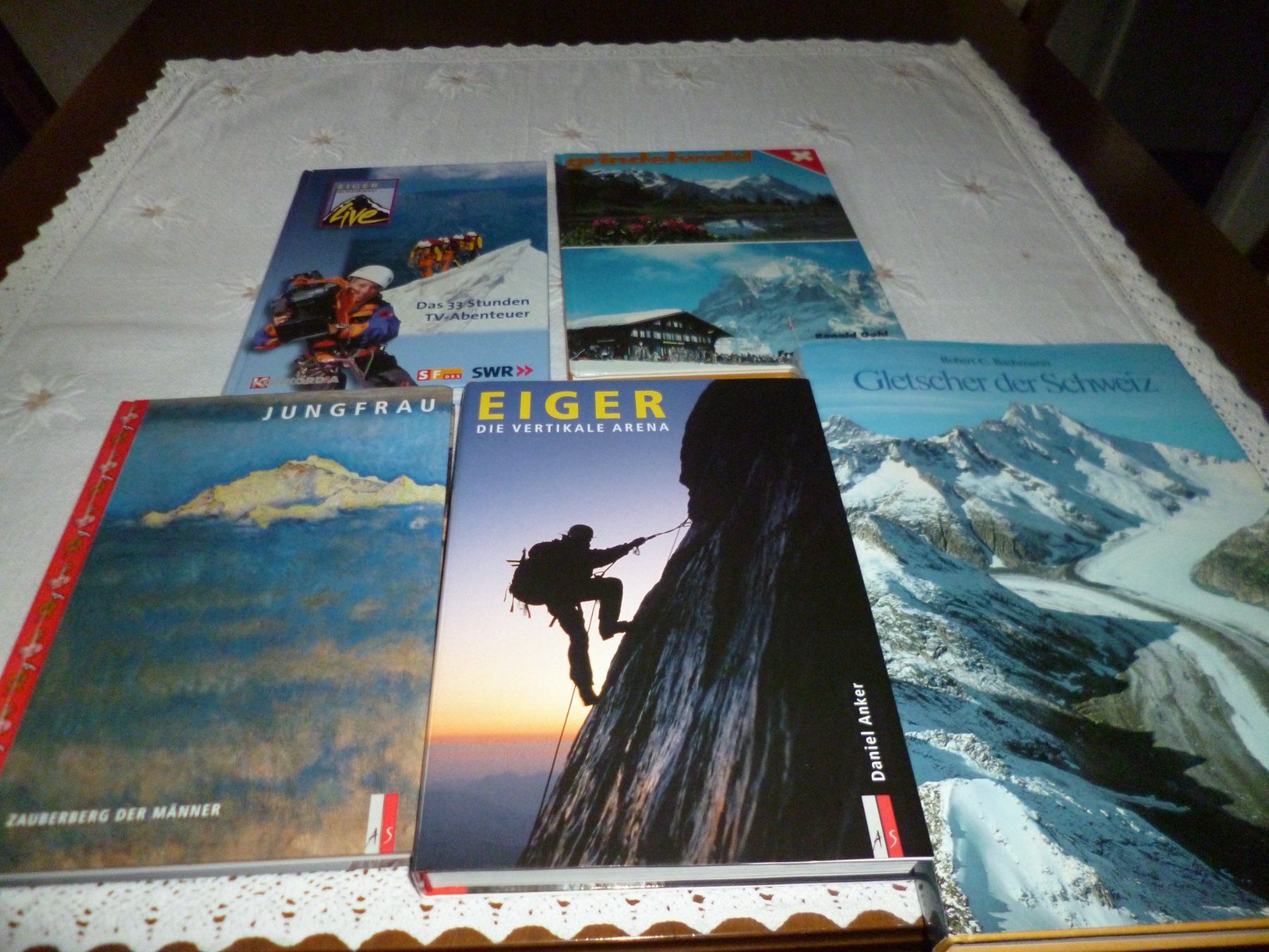 Libri: 5 Bücher, Eiger,GletscherCH, Jungfrau,Eiger Live,Grindelwald – Nuovo (secondo la descrizione) da Unterseen venduto da marathon1