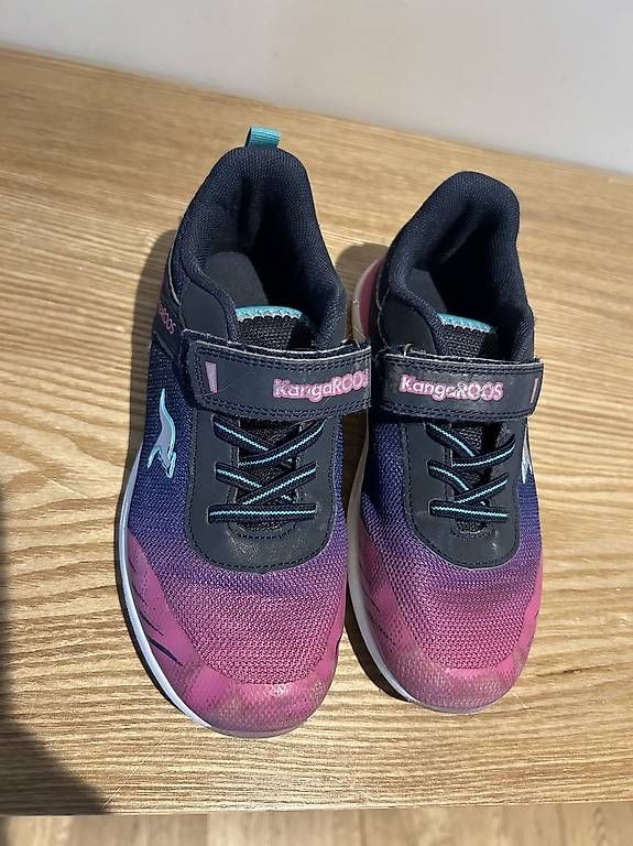 Schuhe für Mädchen: Kangaroos Hallenschuhe 33 – Gebraucht aus Ettingen von lin_6dcg 1