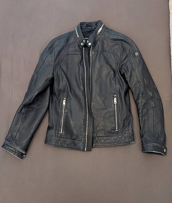 Diesel Giacche: Blouson cuir Diesel M – Usato da Granges-près-Marnand venduto da tristan.gilliand