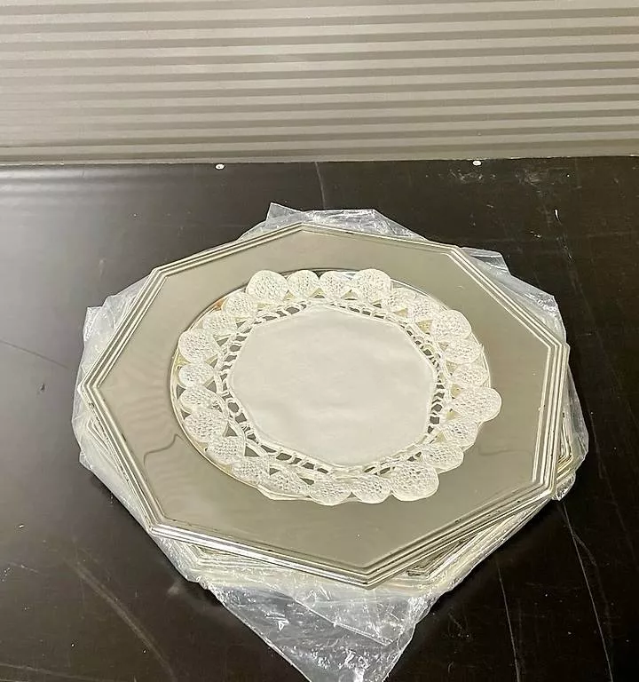 Piatti: PLATZTELLER METALL  – Usato da Thun venduto da amaretti25