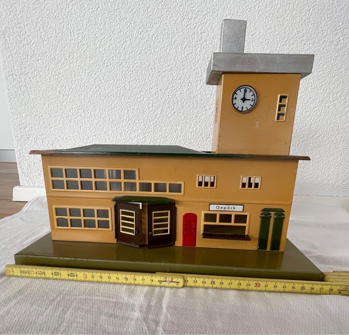 Märklin Modellini di ferrovie: Bahnhof von Märklin Eisenbahn Spur 0 – Usato da Buchs AG venduto da sasami01