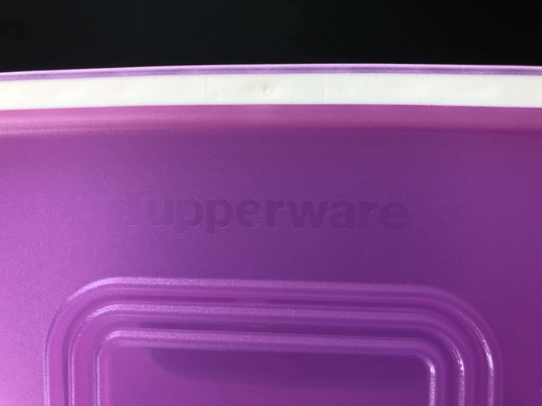 Behälter & Ähnliches: Tupperware Opti 2.1 l. violette bon état. – Gebraucht aus Nyon von BrocBox 1