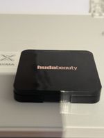 Huda Beauty easy bake pressed powder