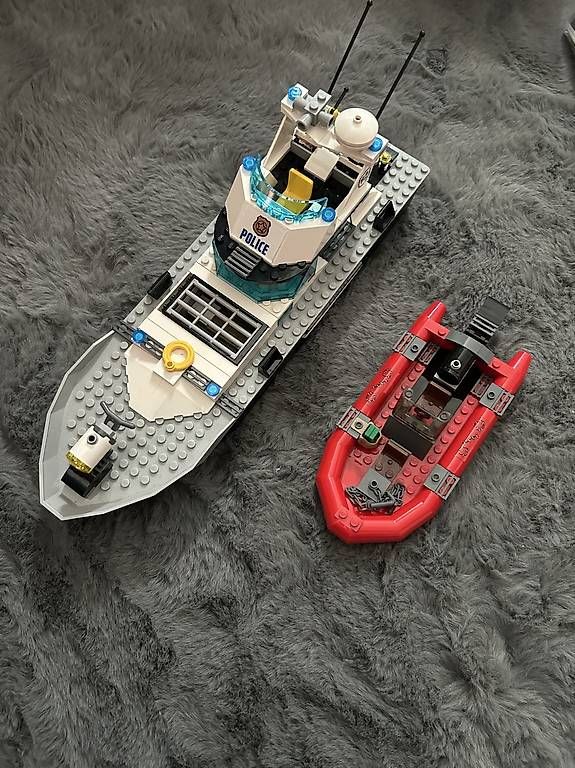 Spielzeuge: Lego City Polizeipatrouillen Boot – Gebraucht aus Diegten von Jaqueline4