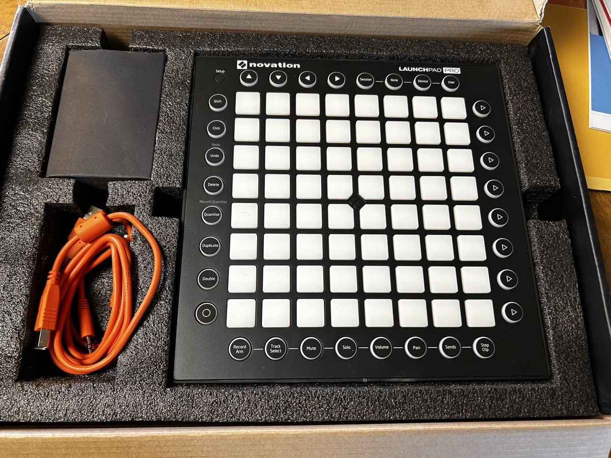 Novation Instruments de musique: Novation Launchpad pro Midi controller – D'occasion à Winterthur par negrito02 1
