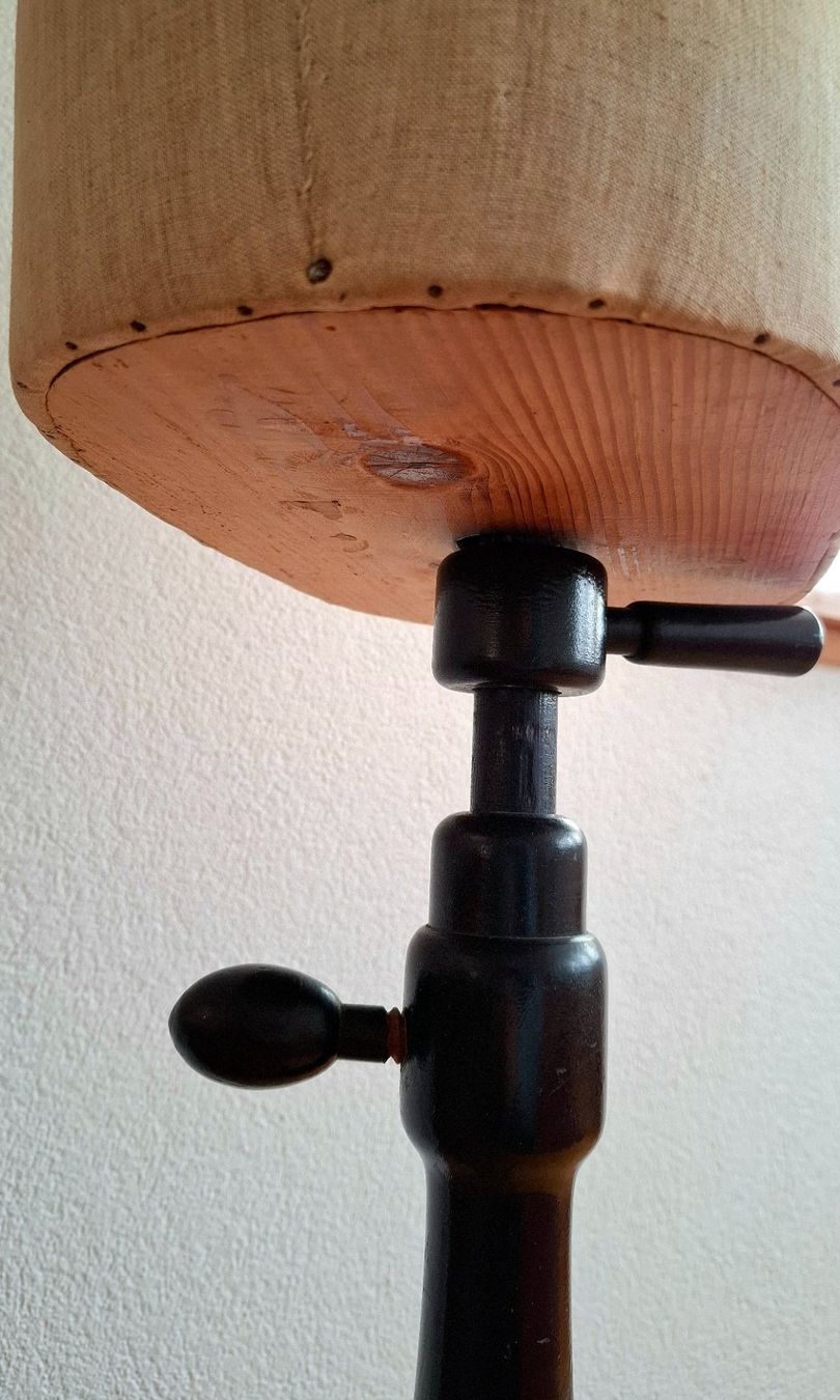 Allestimento di negozi e stand fieristici: ANTIKE SCHNEIDERBÜSTE, 30er/40er JAHRE – Usato da Grüningen venduto da Kartensammler 7