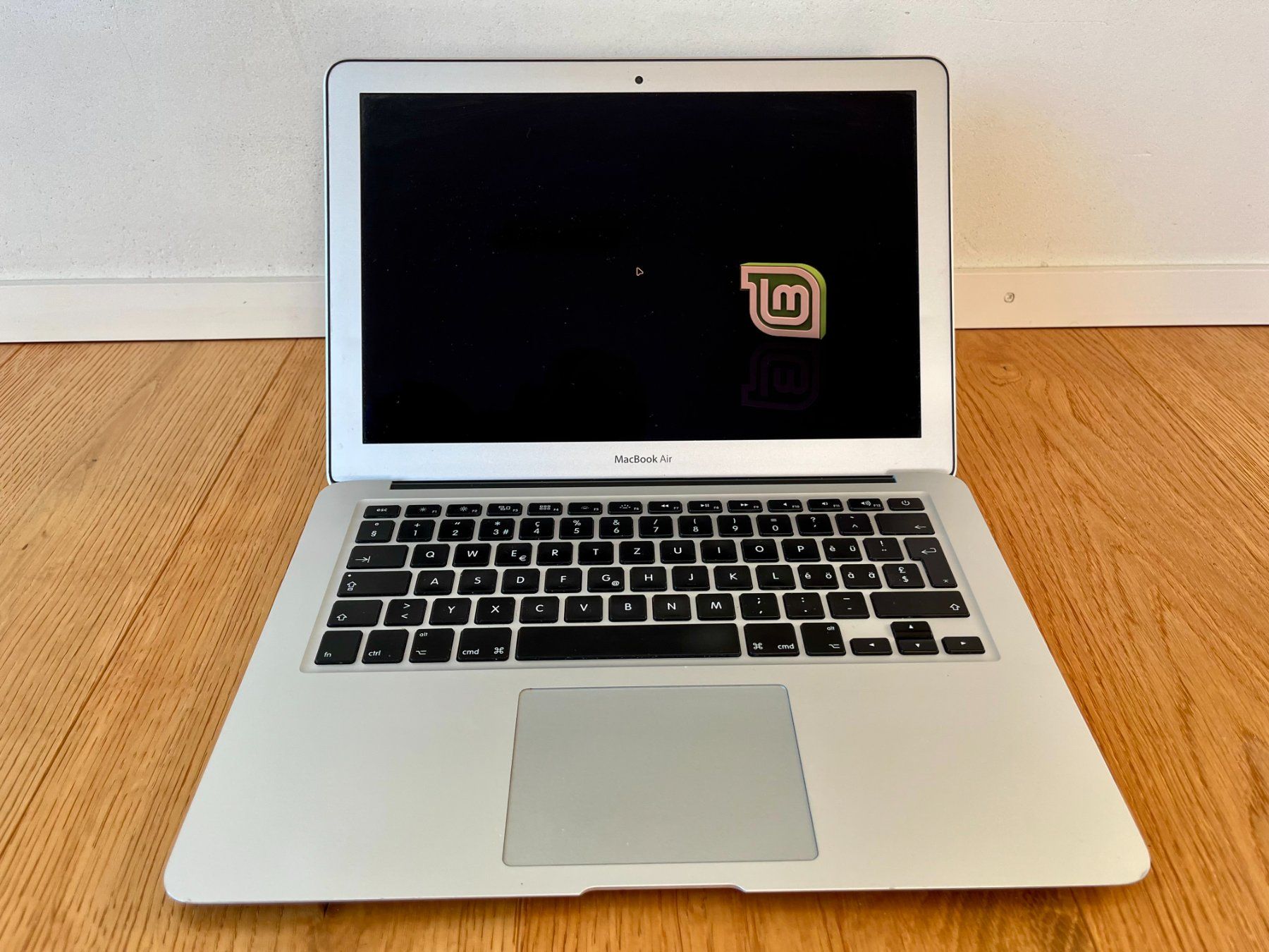 Apple Notebooks: Apple MacBook Air 13" mit Linux Mint sofort startklar! – Gebraucht aus Weinfelden von FranzM28 6