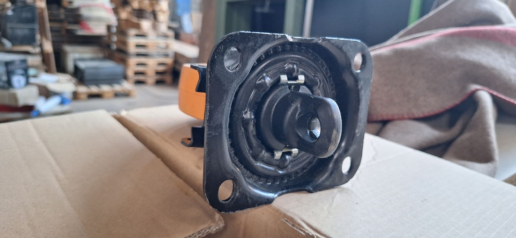 Sonstiges zum Lager & Transport: Schwerlast Lenkrollen 150mm – Neu (gemäss Beschreibung) aus Kloten von WOODStudio 1