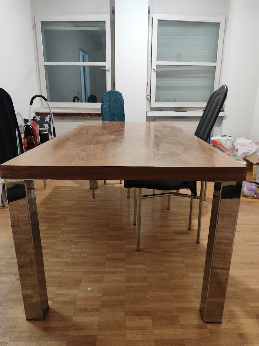 Tavoli: Moderner Esstisch (Holzoptik mit Metallbeinen) – Usato da Zürich venduto da iam_ypj8