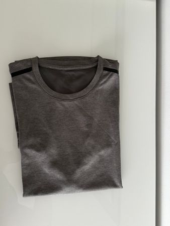 Top Zustand! Graues Sportshirt von KTEC Grösse M/L NEU