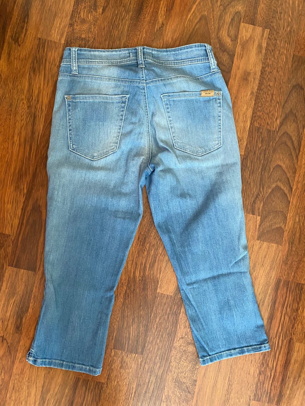 Cambio Jeans: Kurze Jeans von Cambio, Capri, Grösse 36 – Usato da Stadel b. Niederglatt venduto da sandart 3