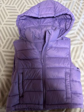 Gilet imbottito con cappuccio viola taglia M usato