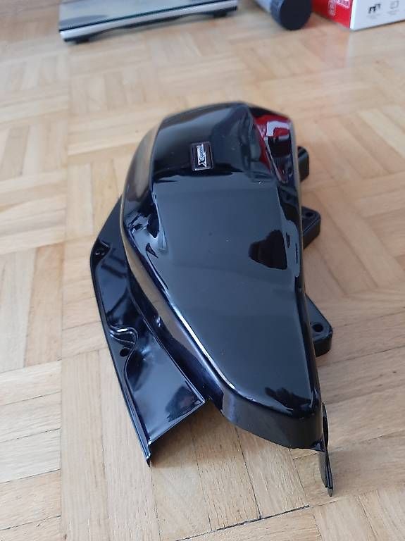 Alle Rollerersatzteile: cache filtre pcx 125 – Gebraucht aus Genève von bot_7sqv