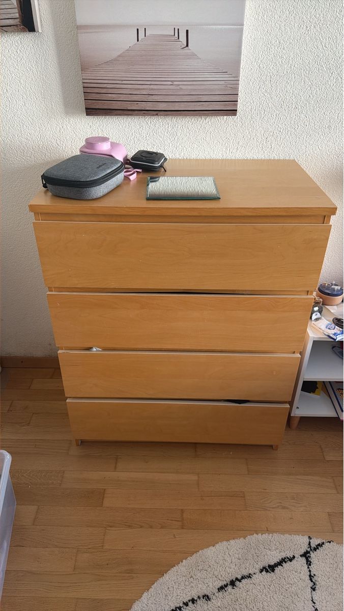 Cassettiere: Commode à donner  – Usato da Colombier NE venduto da svenos88