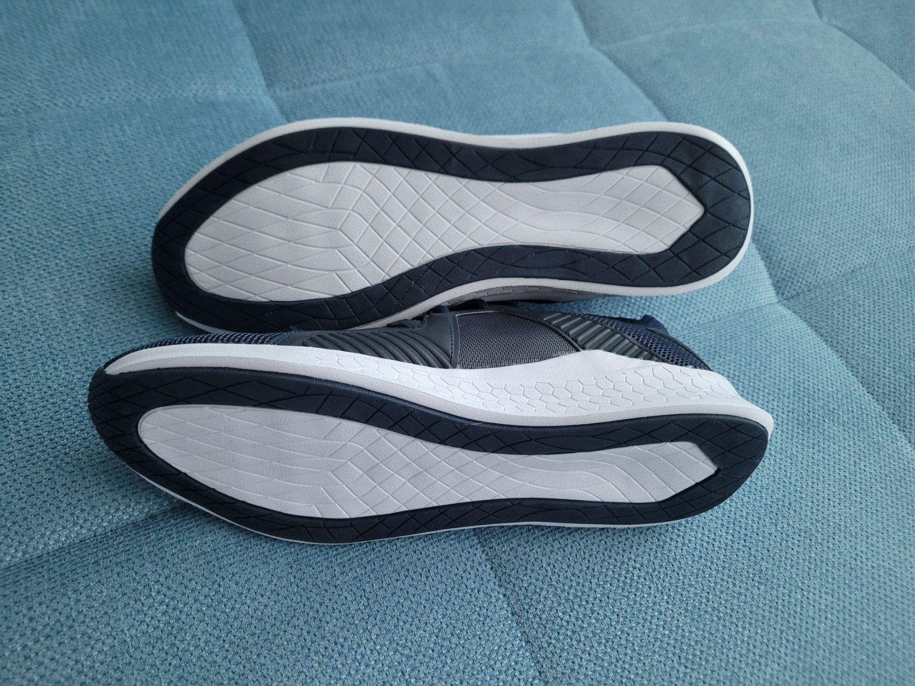 Herrenschuhe: Turnschuhe – Neu (gemäss Beschreibung) aus Sevelen von Motchi 1
