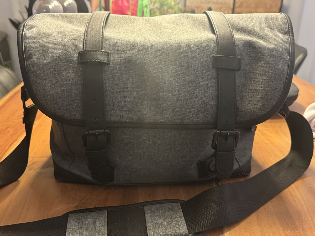 Canon Taschen: Canon Fototasche – Gebraucht aus Frick von Cody96