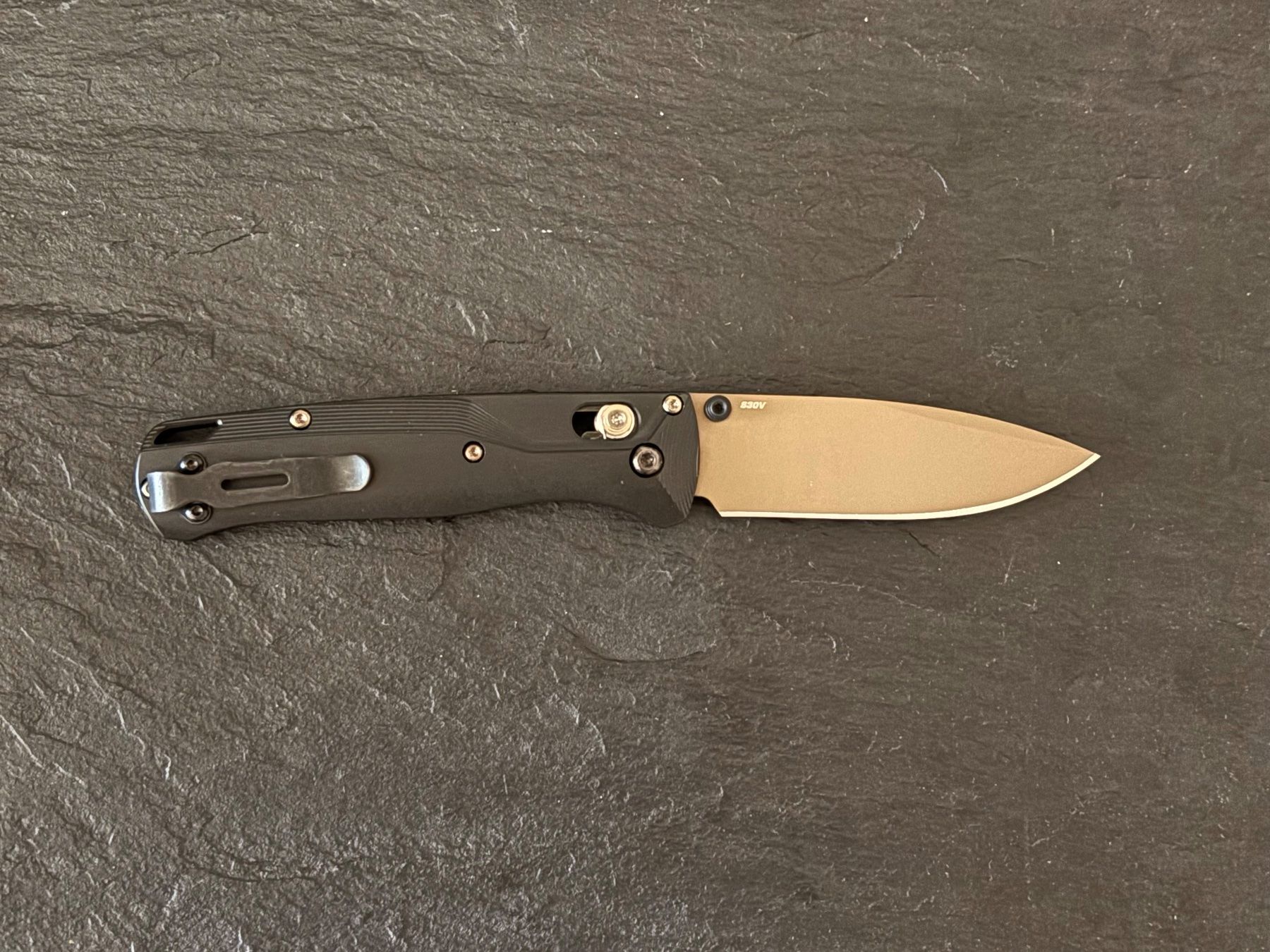 Benchmade Taschenmesser: Benchmade Bugout 535FE-05 Flytanium Crossfade Titan – Gebraucht aus Männedorf von Rarin67 2