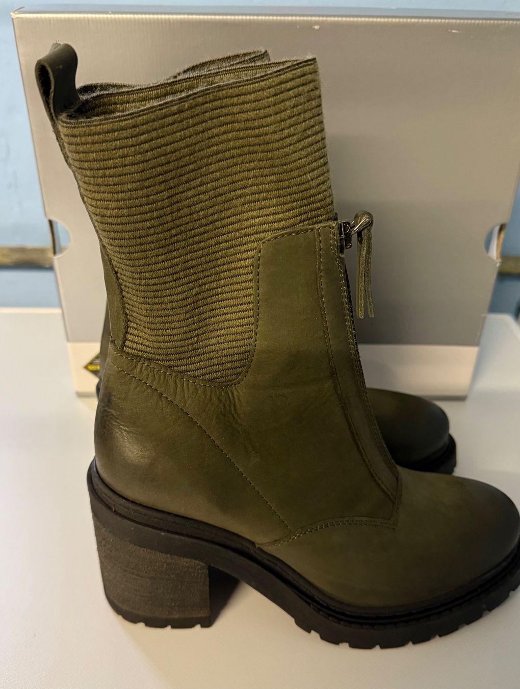 Scarpe da donna: Leder Stiefeltten neuwertig  Gr. 38 – Usato da Pfäffikon ZH venduto da Margot1