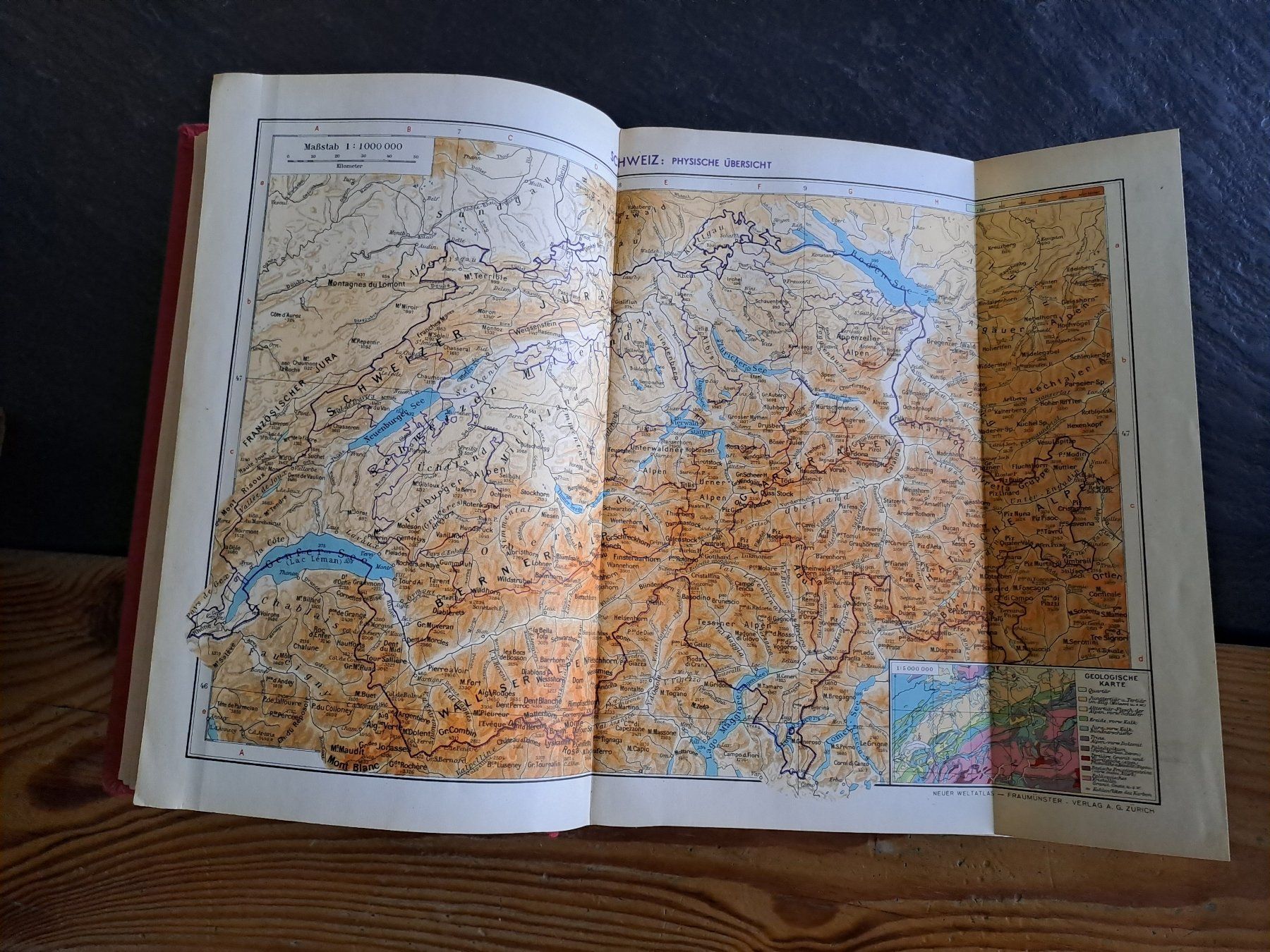 Bücher: Neuer Weltatlas antik – Gebraucht aus Bern von Kamaleon 4