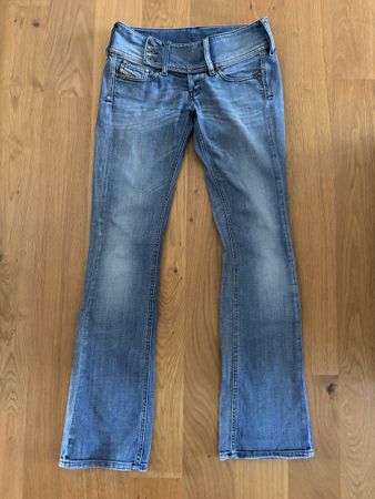 Diesel Jeans Cherock blau Grösse W27 L32 guter Zustand