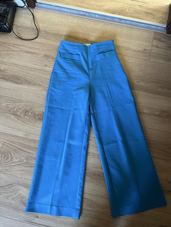 MNG Culotte Hose Gr. 34/36 Sommerlich Blau - Wie neu!