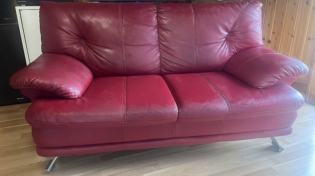 Divani: Ledersofa/Echtleder Rot – Usato da Schiers venduto da Valzeina