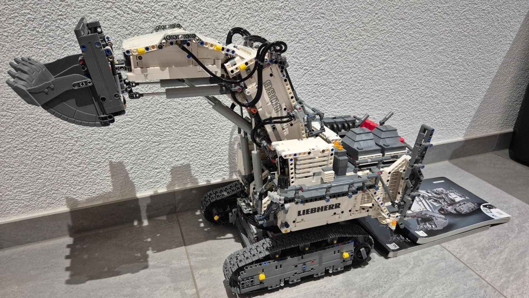 Lego Spielzeuge: Lego Technic Bagger Liebherr R 9800 mit Anleitung – Gebraucht aus Bühl BE von Sahli111 2