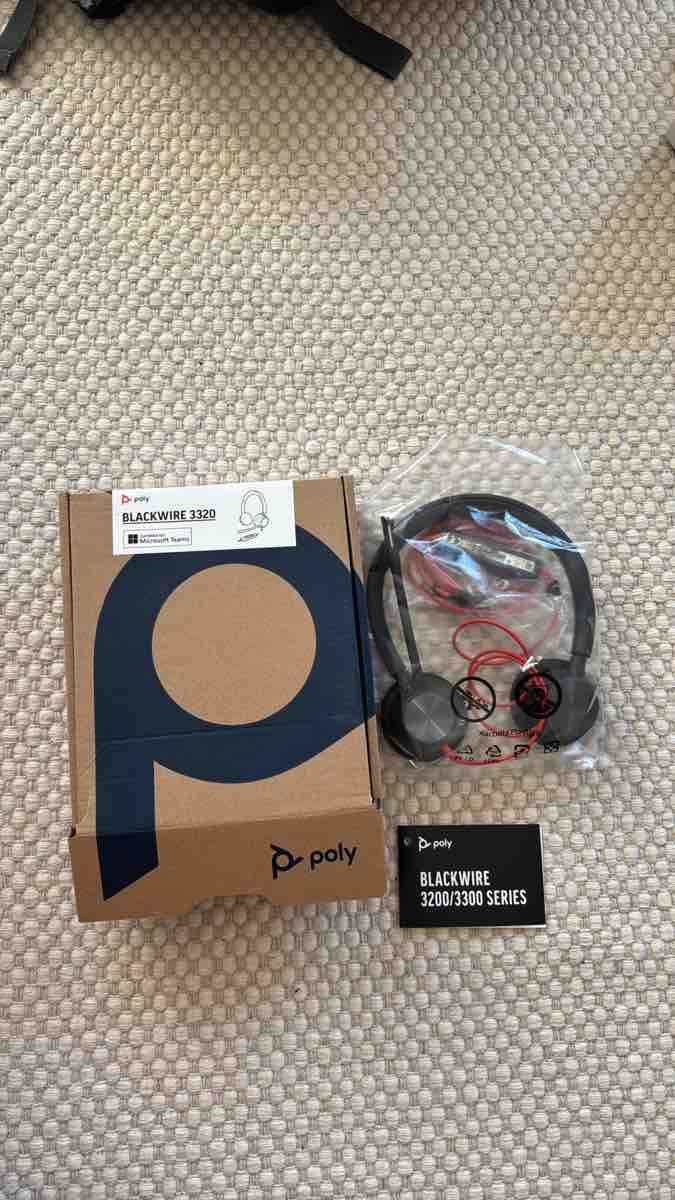 Cuffie: Poly Blackwire 3320 Headset wired (unused) – Nuovo e nell'imballaggio originale da Zürich venduto da mdoenier
