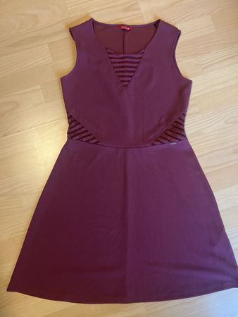 Bordeauxrotes Guesskleid Gr. M