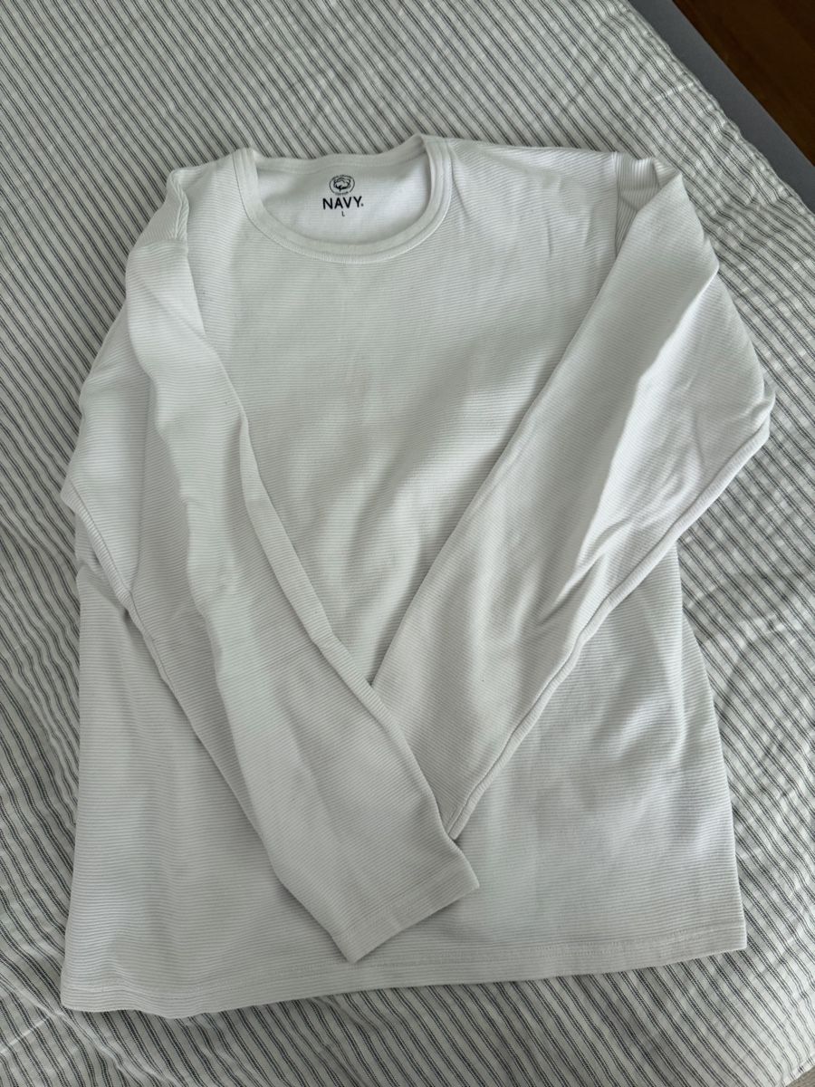 T-shirt: Longsleeve Shirt – Usato da Cham venduto da leoniegrob