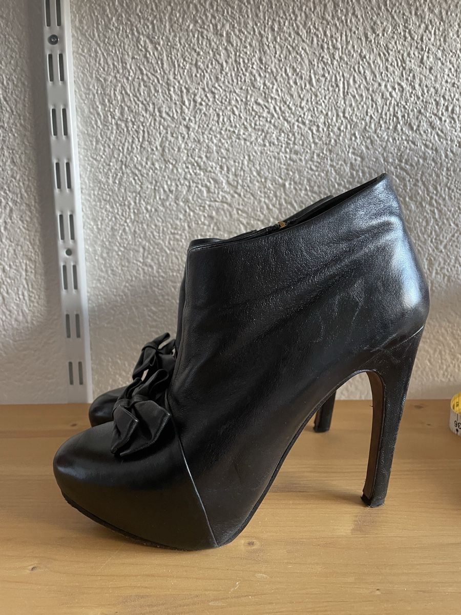 Navyboot Scarpe da donna: Bottines Navyboot cuir noir avec nœud – Usato da Martigny venduto da Lea_lucci 1